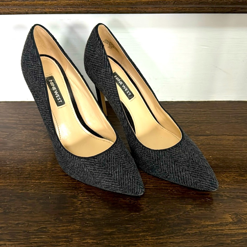 ✨ NINE WEST women’s gray heels size 6.5 ✨